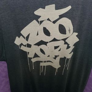 Zoo York skating t-shirt